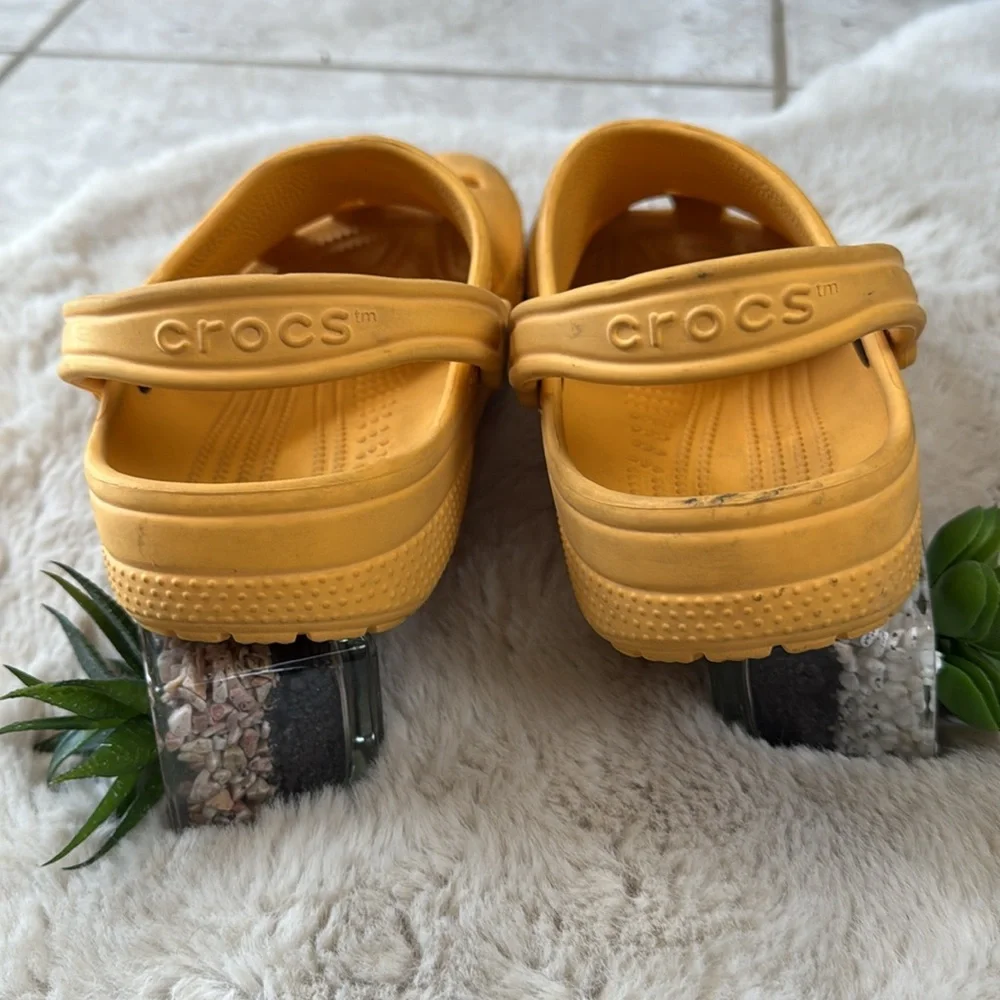 Crocs Sandals Water Shoes Slip On Clogs Rubber Kids Youth Size 5 Orange
